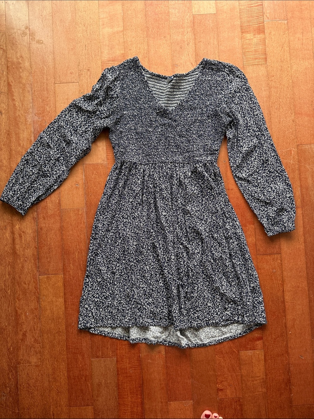 Old Navy blue and White V‑Neck Long Sleeve Dress